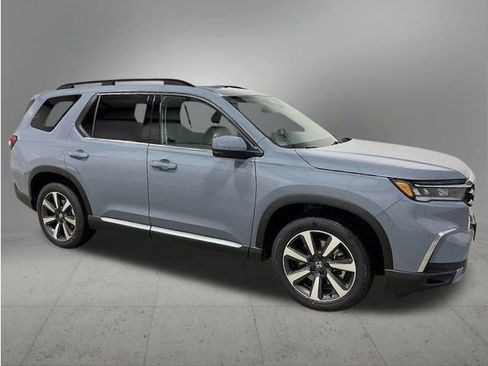 New 2025 Honda Pilot Touring image 9