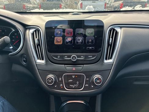 Used 2017 Chevrolet Malibu LT w/ Leather Package image 22