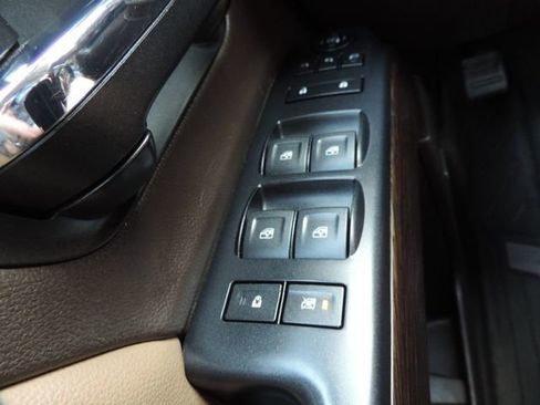 Used 2018 GMC Sierra 2500 Denali w/ Suspension Package, Off-Road image 27