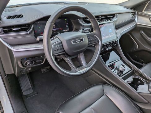 Used 2024 Jeep Grand Cherokee Limited 4xe image 10