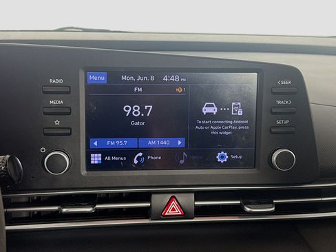 Used 2022 Hyundai Elantra SE FWD image 19