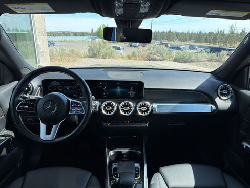 Used 2021 Mercedes-Benz GLB 250 4MATIC image 10