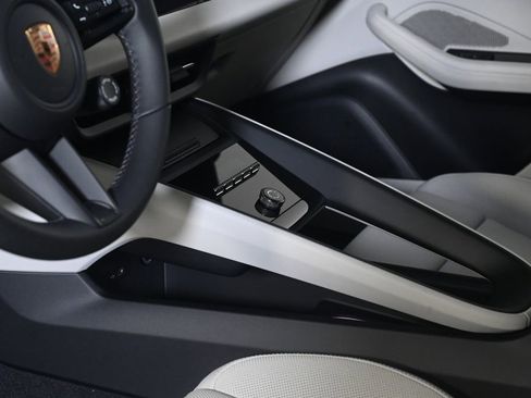 New 2025 Porsche Macan 4S Electric image 24