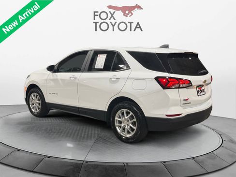 Used 2022 Chevrolet Equinox LS AWD/4WD image 4
