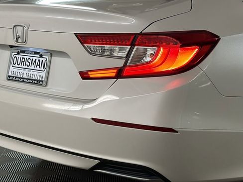 Used 2018 Honda Accord LX image 9