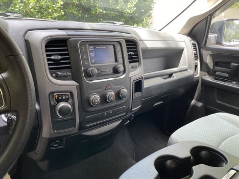 Used 2017 RAM 1500 Express RWD image 23