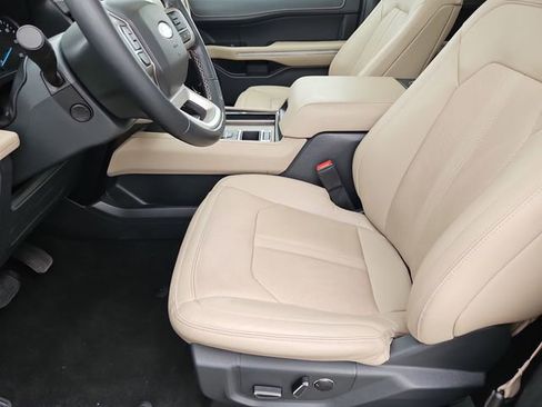 Used 2024 Ford Expedition Max Limited RWD image 12