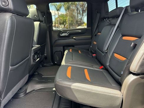 Used 2024 GMC Sierra 2500 AT4 w/ AT4 Premium Plus Package image 13