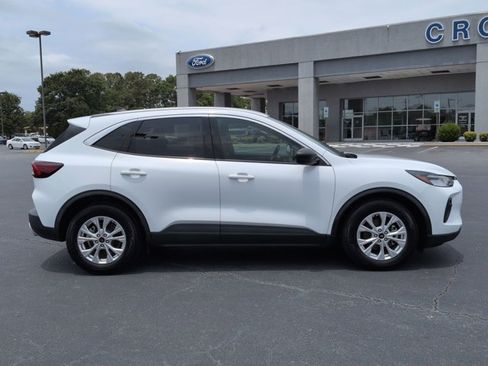 Certified 2023 Ford Escape Active w/ Cold Weather Package FWD image 3