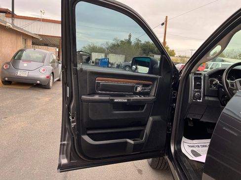 Used 2017 RAM 1500 Laramie image 26