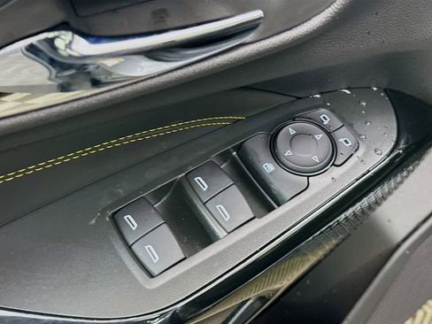 New 2026 Chevrolet Trax LT w/ Sunroof Package image 18