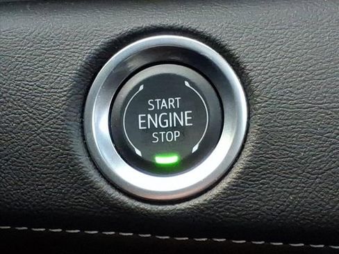 Used 2024 Cadillac Escalade ESV Premium Luxury w/ Performance Package image 27