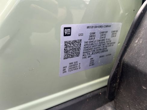 Used 2024 Chevrolet Trax RS w/ Sunroof Package FWD image 45