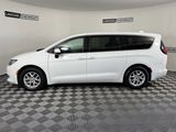 Used 2017 Chrysler Pacifica Touring image 3
