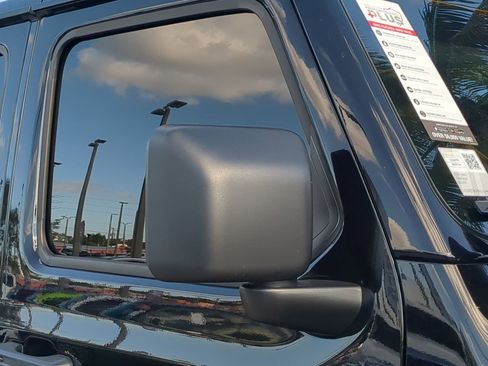 Used 2025 Jeep Gladiator Rubicon w/ Convenience Group image 12