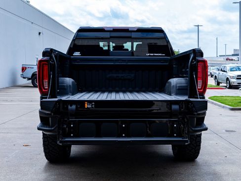 Used 2023 GMC Sierra 1500 AT4 w/ AT4 Premium Package AWD/4WD image 9