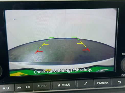 Used 2023 Nissan Rogue SV image 19