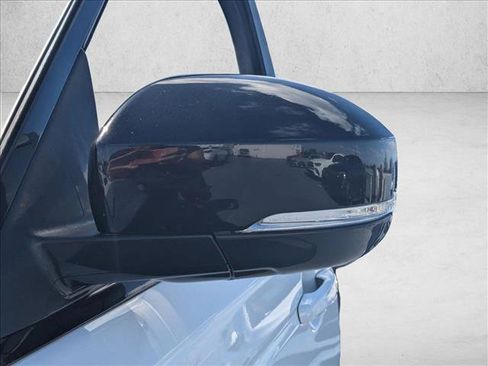 Used 2017 Land Rover Range Rover Sport HSE Dynamic image 10