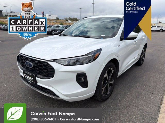 Used 2023 Ford Escape ST-Line Select w/ Tech Pack #2 AWD/4WD image 3