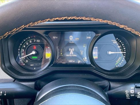 Used 2024 Jeep Wrangler Unlimited AWD/4WD image 18