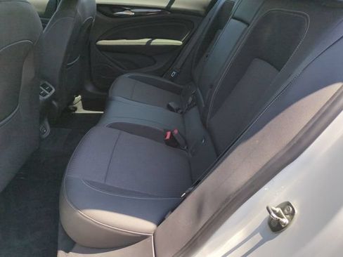 Used 2018 Buick Regal Preferred w/ Driver Confidence Package #1 FWD image 15
