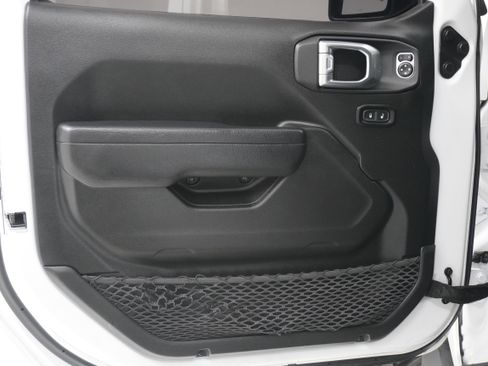 Used 2024 Jeep Wrangler Sport image 17