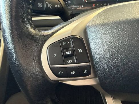 Used 2022 Ford Explorer XLT w/ Equipment Group 202A AWD/4WD image 18