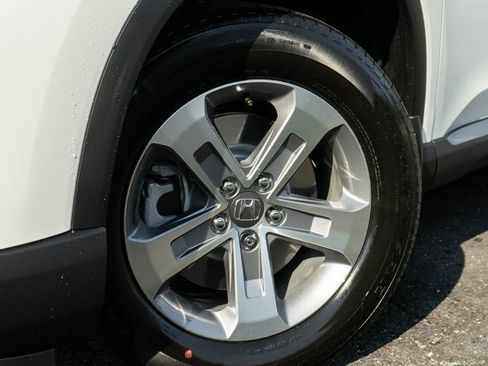 New 2025 Honda Pilot EX-L image 2