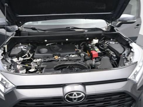 Used 2021 Toyota RAV4 XLE AWD/4WD image 13