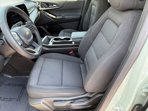 Used 2025 Chevrolet Equinox LT image 9