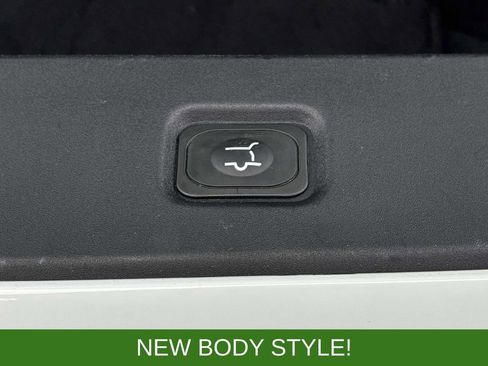 Used 2025 Ford Expedition Active image 15