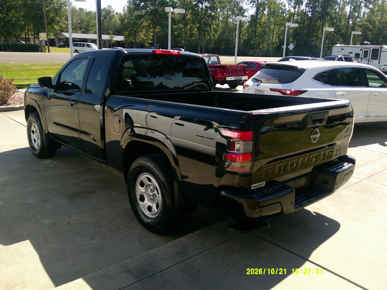 Used 2022 Nissan Frontier S w/ Technology Package AWD/4WD image 2