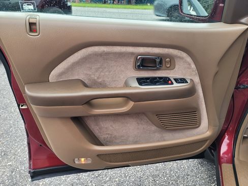 Used 2004 Honda Pilot EX image 9