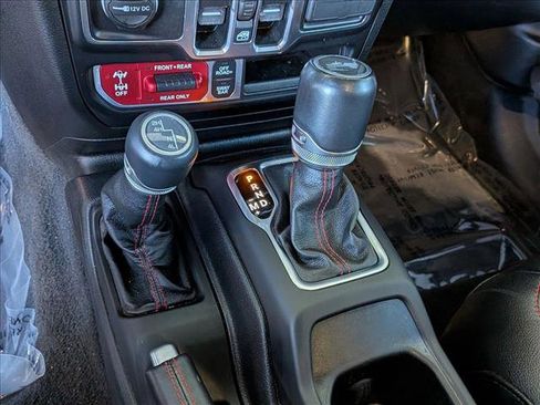 Used 2021 Jeep Wrangler Unlimited Rubicon AWD/4WD image 13