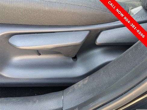 Used 2025 Toyota Corolla LE image 20