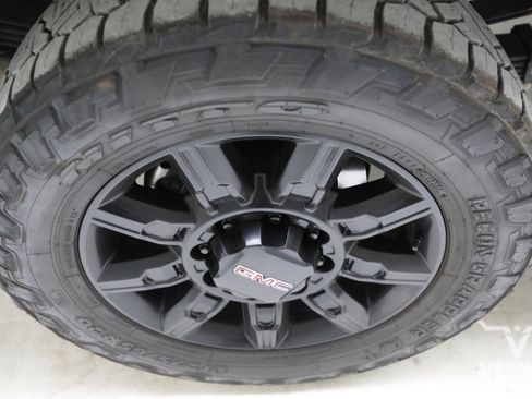 Used 2024 GMC Sierra 2500 AT4 w/ AT4 Premium Plus Package AWD/4WD image 33