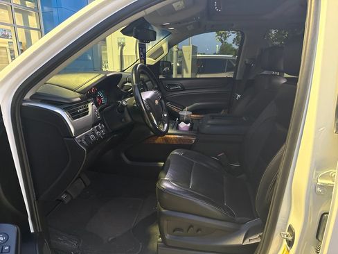 Used 2019 Chevrolet Tahoe Premier AWD/4WD image 4