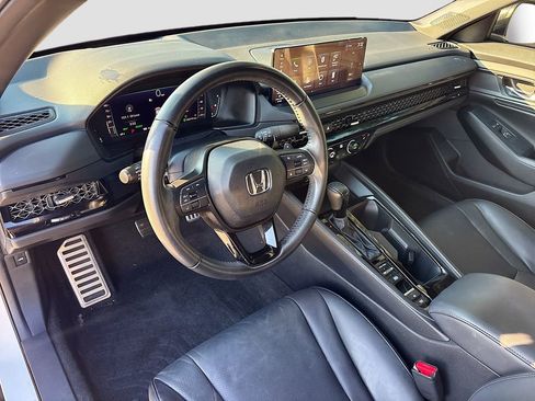 Used 2023 Honda Accord Sport image 9