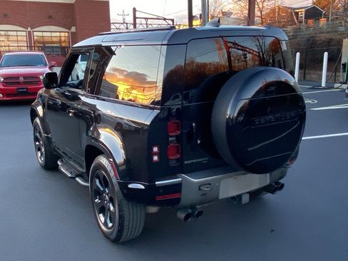 Used 2021 Land Rover Defender 90 X-Dynamic S image 22