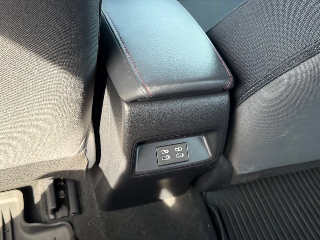 Certified 2025 Toyota Corolla SE w/ SE Premium Package FWD image 18