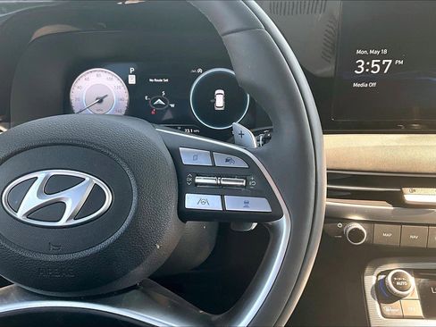 Used 2025 Hyundai Palisade Calligraphy AWD/4WD image 12