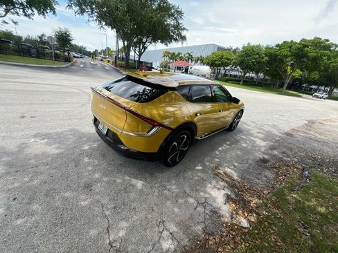 Used 2022 Kia EV6 GT-Line w/ First Edition Package AWD/4WD image 3