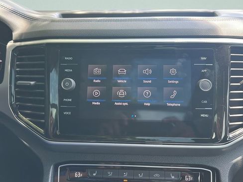 Used 2023 Volkswagen Atlas Cross Sport SEL R-Line AWD/4WD image 19