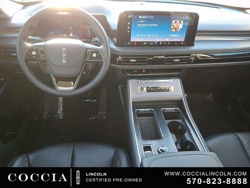 Certified 2025 Lincoln Aviator AWD image 11