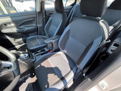 Used 2025 Nissan Versa SV FWD image 35
