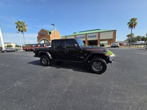 Used 2025 Jeep Gladiator Mojave AWD/4WD image 2