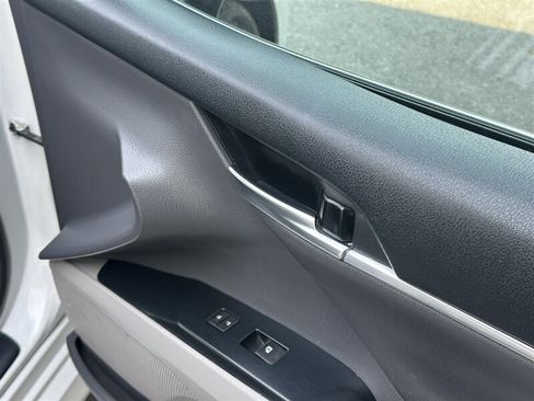 Used 2020 Toyota Camry XLE w/ Carpet Mat Package FWD image 36