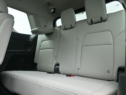 New 2026 Nissan Pathfinder SL image 12