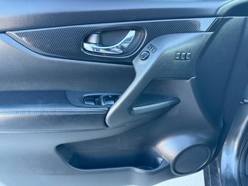 Used 2018 Nissan Rogue SL image 28