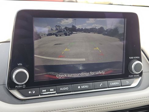 Used 2025 Nissan Rogue SV AWD/4WD image 18